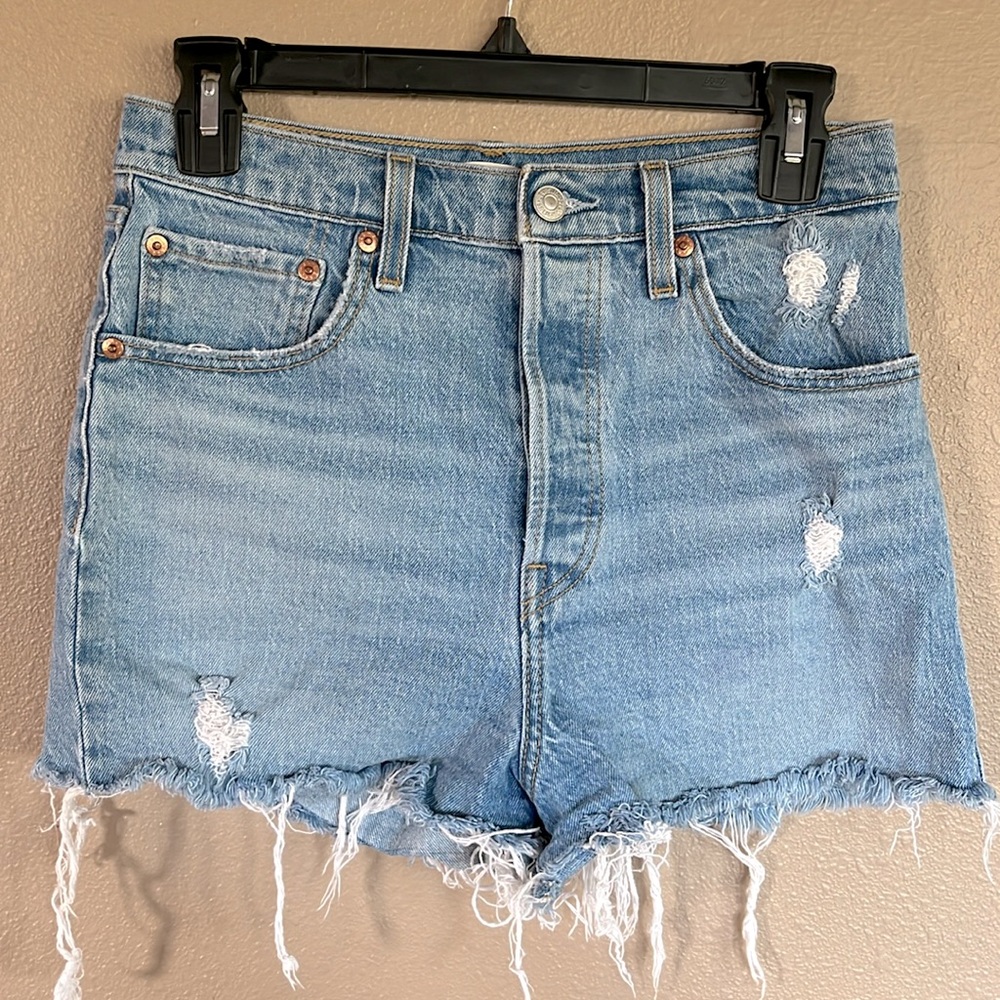 Levi’s denim shorts Size 28